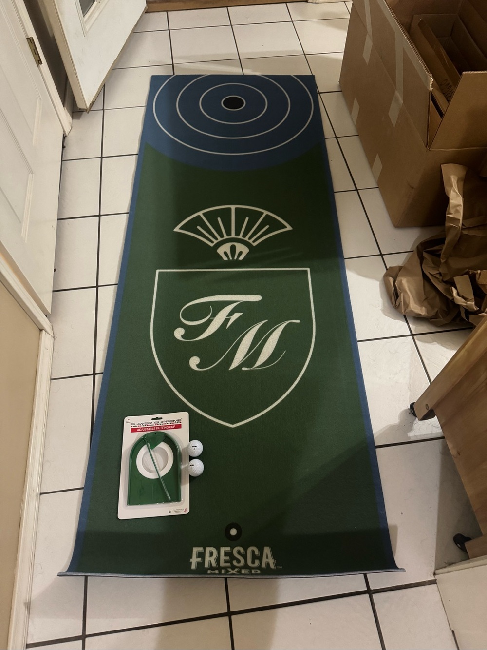 Fresca Mixed Putting Mat has rubber backing